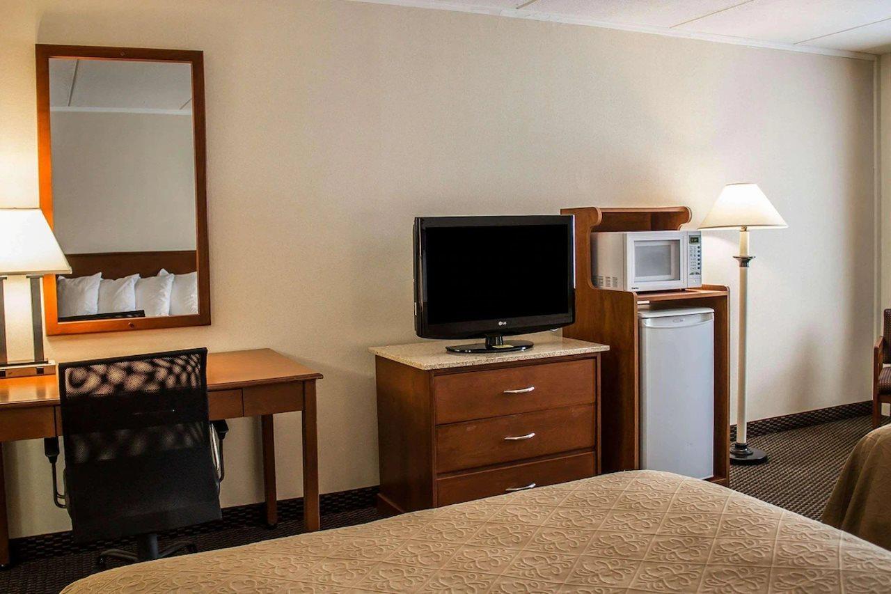Baymont By Wyndham Youngstown Esterno foto