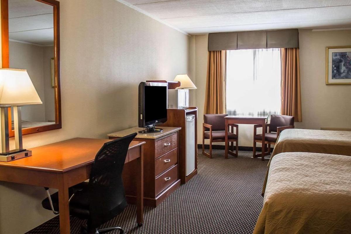 Baymont By Wyndham Youngstown Esterno foto
