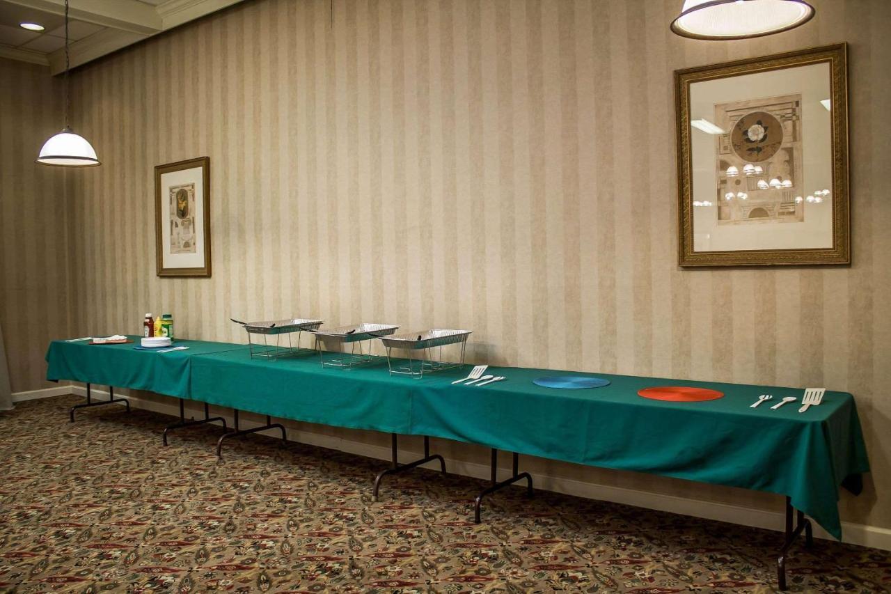 Baymont By Wyndham Youngstown Esterno foto