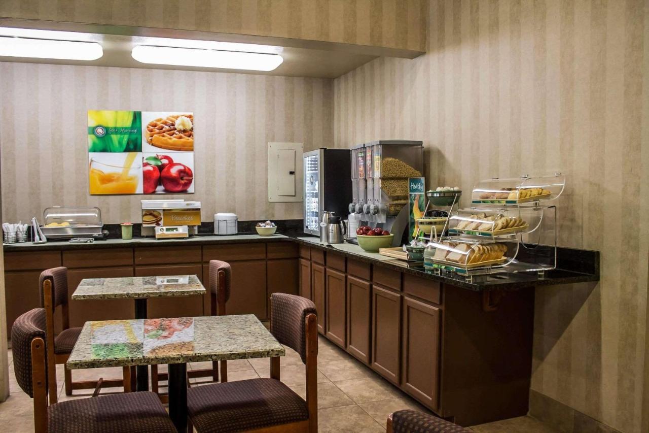 Baymont By Wyndham Youngstown Esterno foto